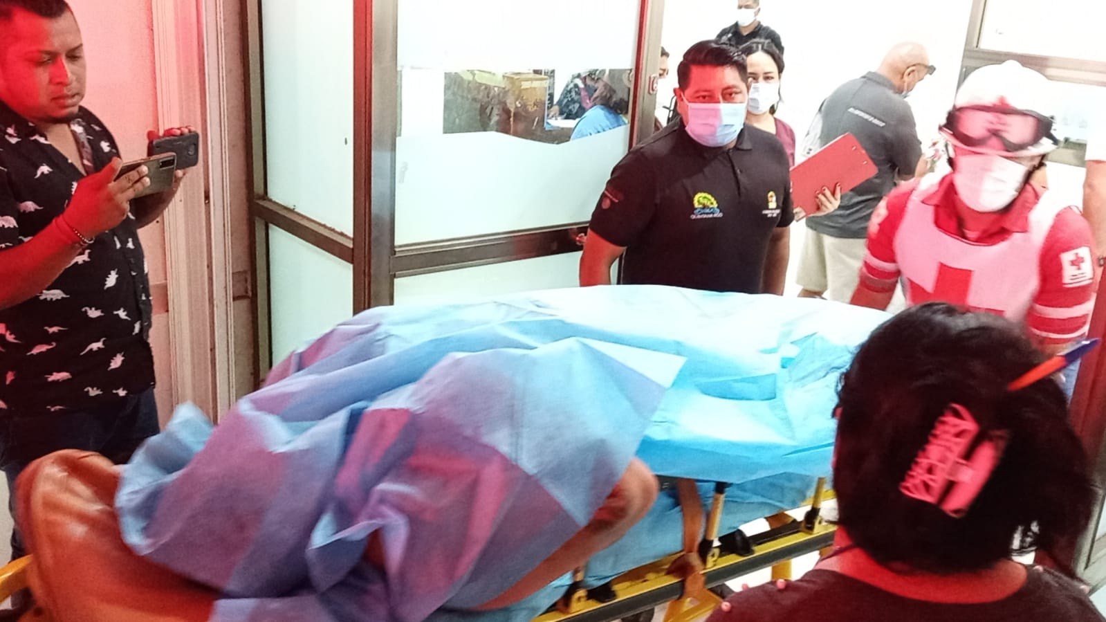 Fueron dos hombres en una motocicleta los que atacaron al limpiaparabrisas con diez disparos Fueron dos hombres en una motocicleta los que atacaron al limpiaparabrisas con diez disparos