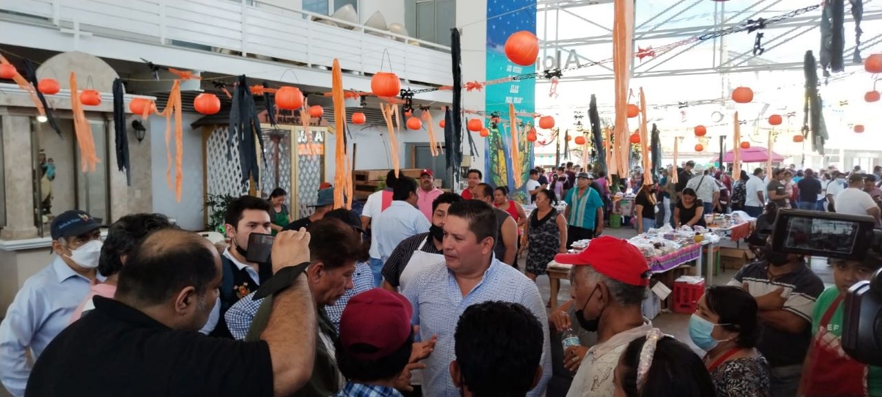 Locatarios exigen que se atiendan sus peticiones de mejorar el mercado