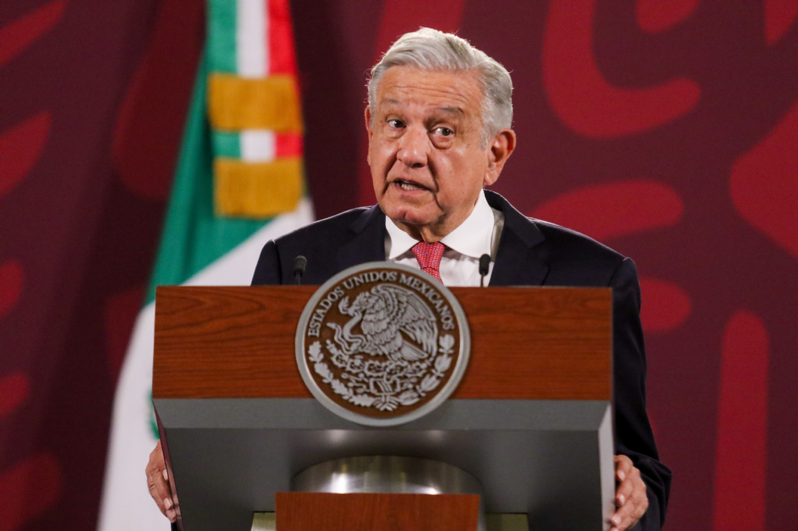 AMLO aseguró que Elena Burns lo ayudará en otras tareas fundamentales