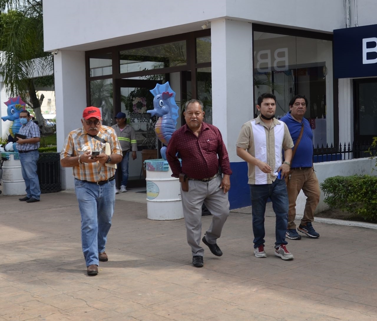 Las críticas de los locatarios van dirigidas particularmente al director de Servicios Básicos y a la administradora del recinto