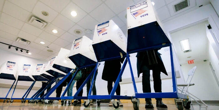 En plena jornada electoral de EU, reportan fallas en máquinas de votación en Arizona En plena jornada electoral de EU, reportan fallas en máquinas de votación en Arizona