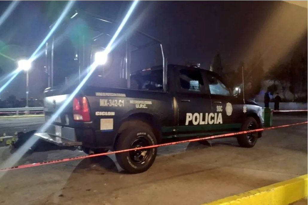 Los hechos se registraron en una gasolinera en las calles de Camino Real a Toluca y Postes, en la alcaldía Álvaro Obregón. Los hechos se registraron en una gasolinera en las calles de Camino Real a Toluca y Postes, en la alcaldía Álvaro Obregón.