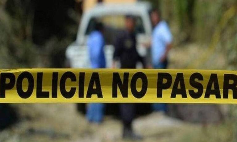 El cuerpo de la mujer, quien hasta momento no ha sido identificada, fue encontrado en el poblado de Parres