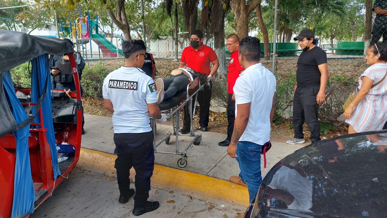 Al arribo de los elementos de Tránsito la mujer lesionada ya había sido trasladada al Hospital General