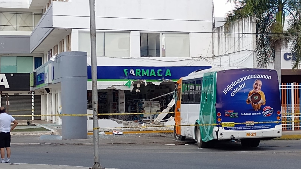 El chofer prensado fue auxiliado por el servicio de Siniestros y Rescates de la SSP