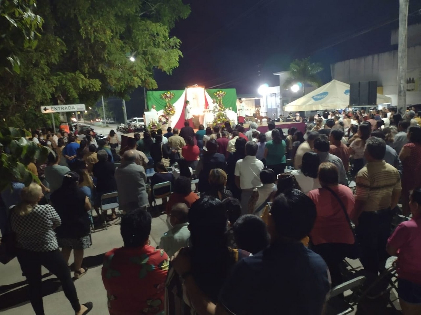Miles de quintanarroenses se unen para cantarle las mañanitas a la morenita del Tepeyac