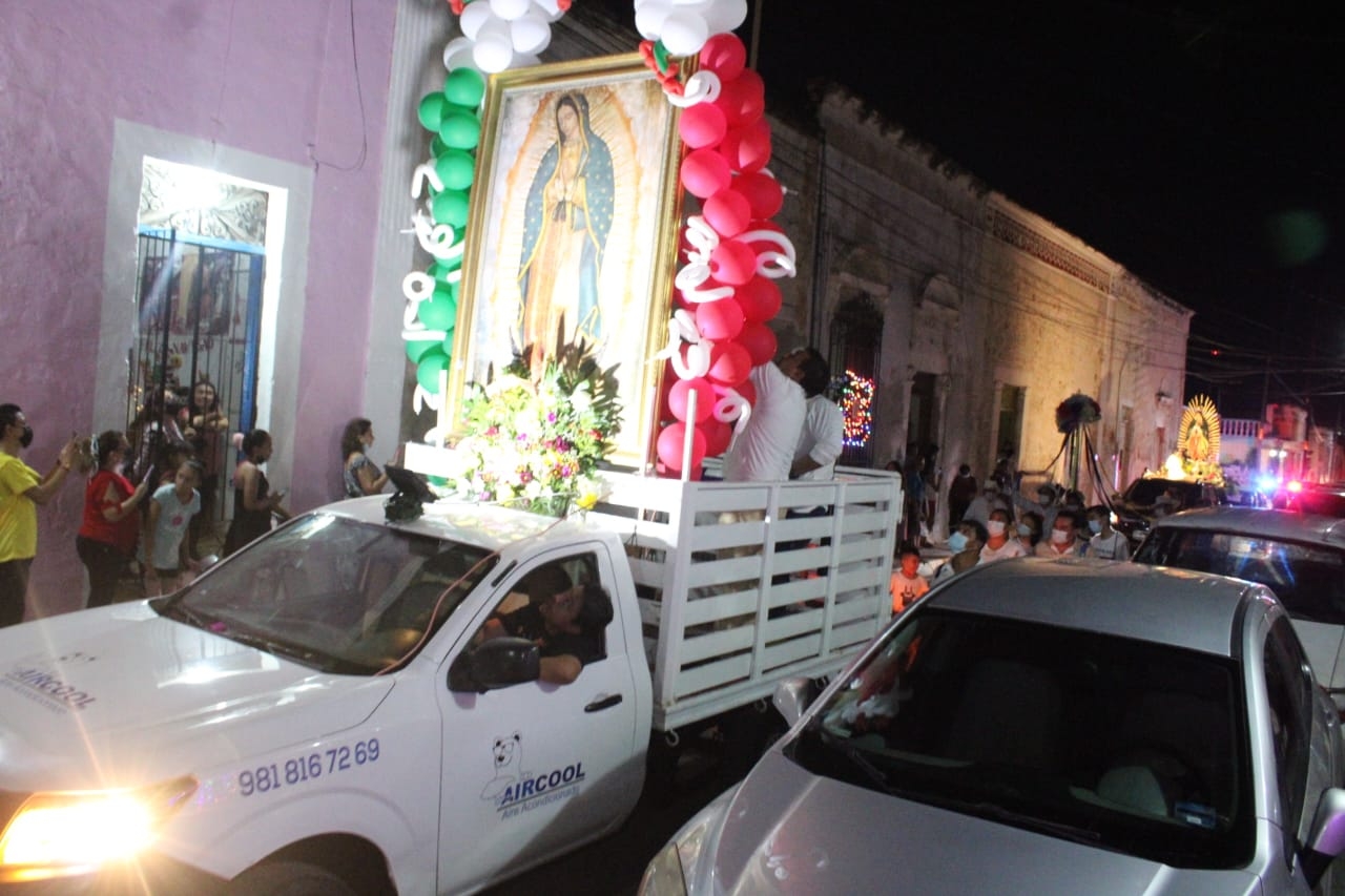 Procesión en honor a la Virgen de Guadalupe en Campeche