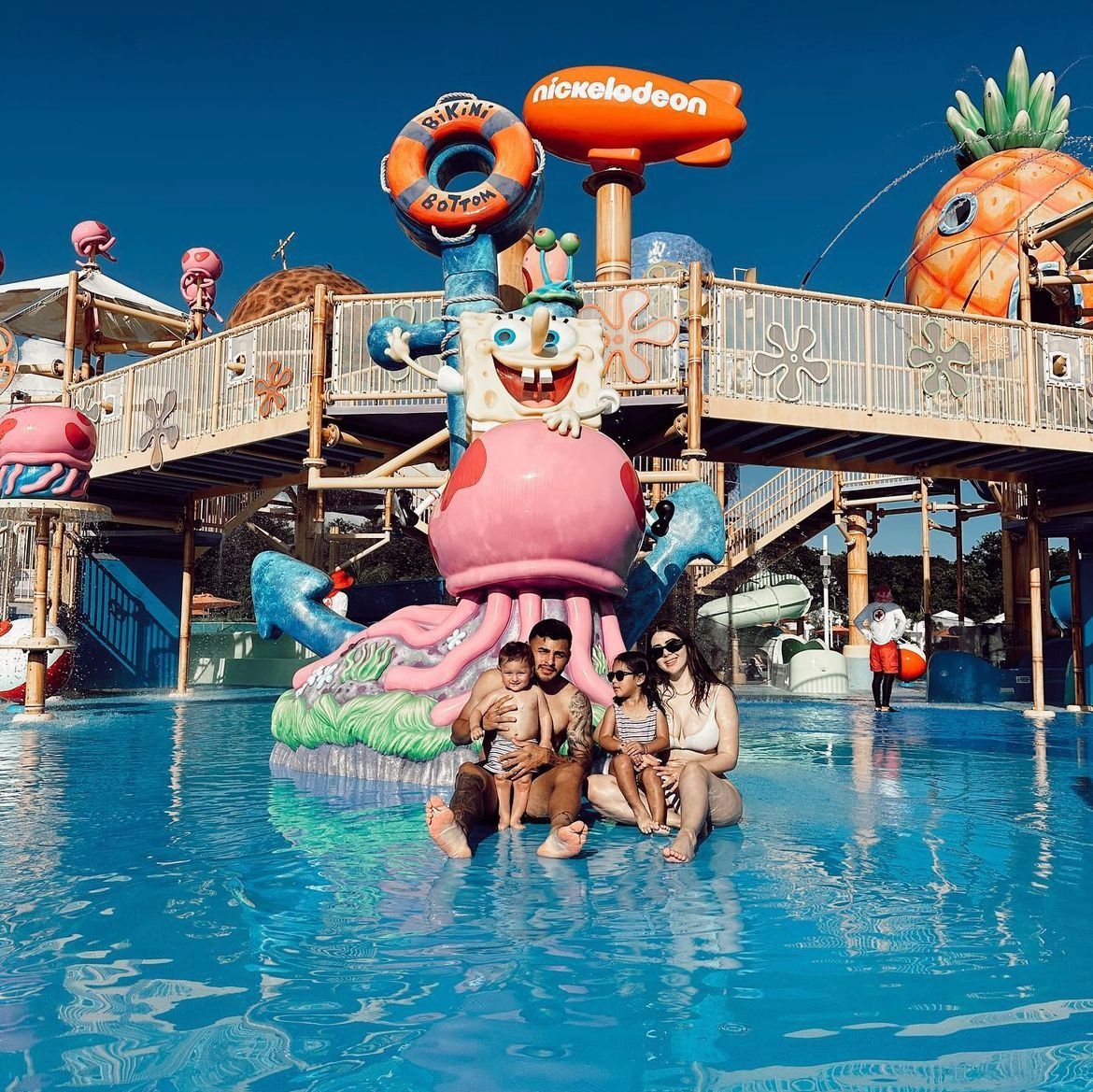 Alexis Vega publicó unas fotos en sus redes sociales en las que se observa disfrutando de su familia y sus vacaciones Alexis Vega publicó unas fotos en sus redes sociales en las que se observa disfrutando de su familia y sus vacaciones