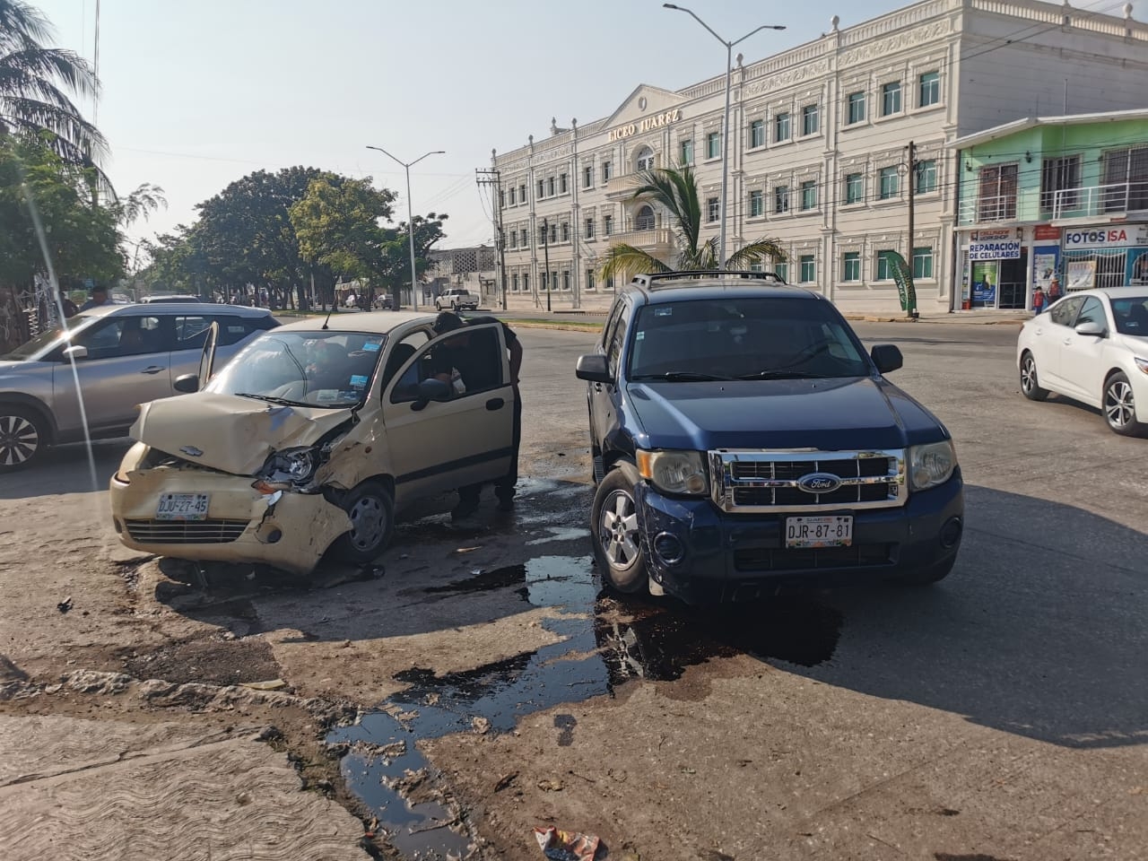 La mujer lesionada fue atendida por paramédicos de la Cruz Roja