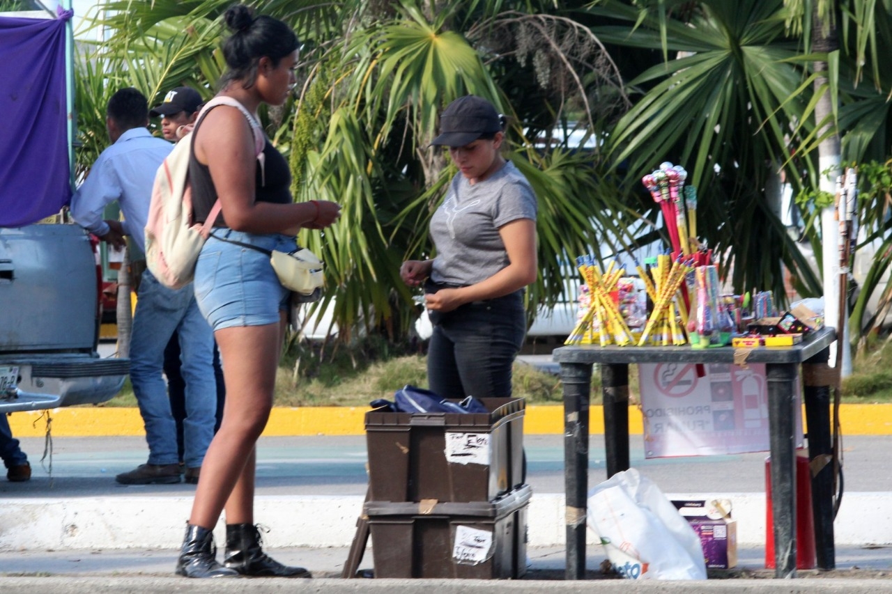 Exigen hasta 500 pesos para dejarlos trabajar en vía pública y protegerlos de las autoridades