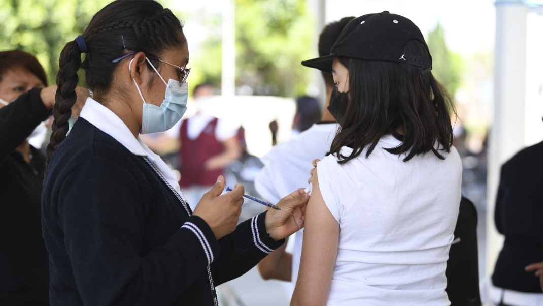 Los contagios de COVID-19 en México va en aumento con la temporada invernal Los contagios de COVID-19 en México va en aumento con la temporada invernal