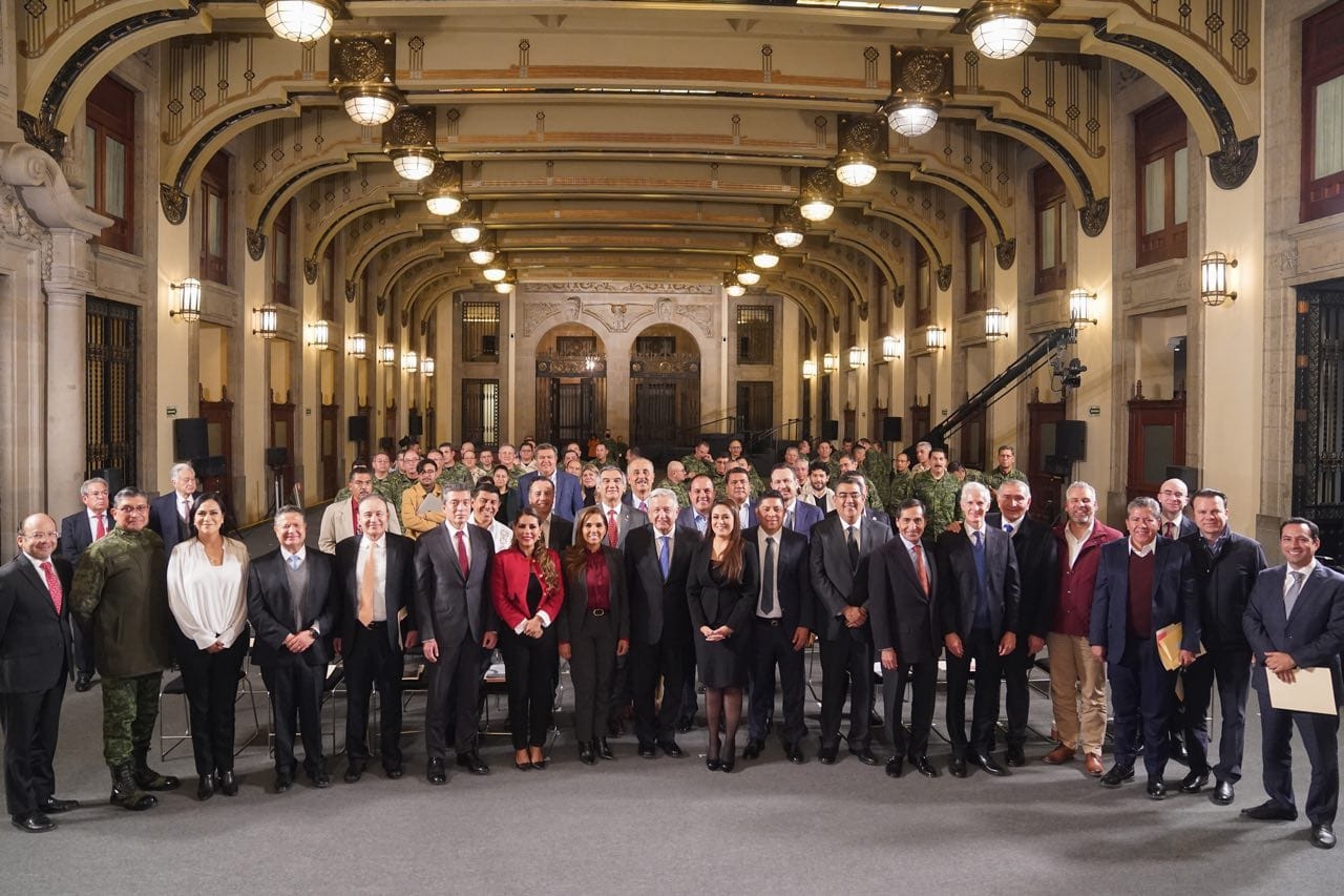 Mauricio Vila se reunió con los gobernadores de México y con Andrés Manuel López Obrador en Palacio Nacional
