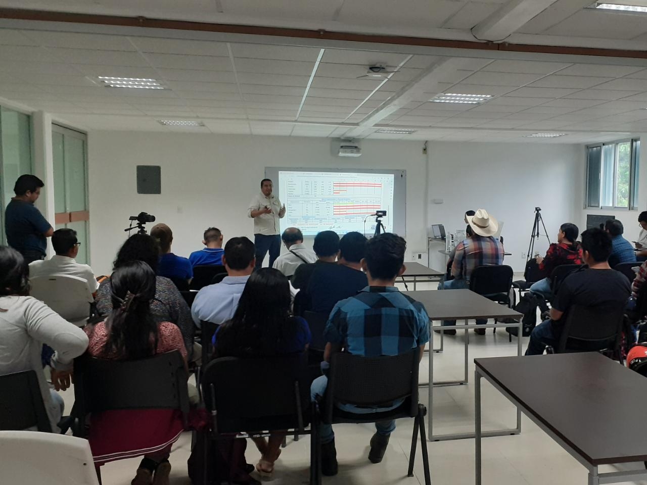 El taller finalizará el día de mañana sábado El taller finalizará el día de mañana sábado
