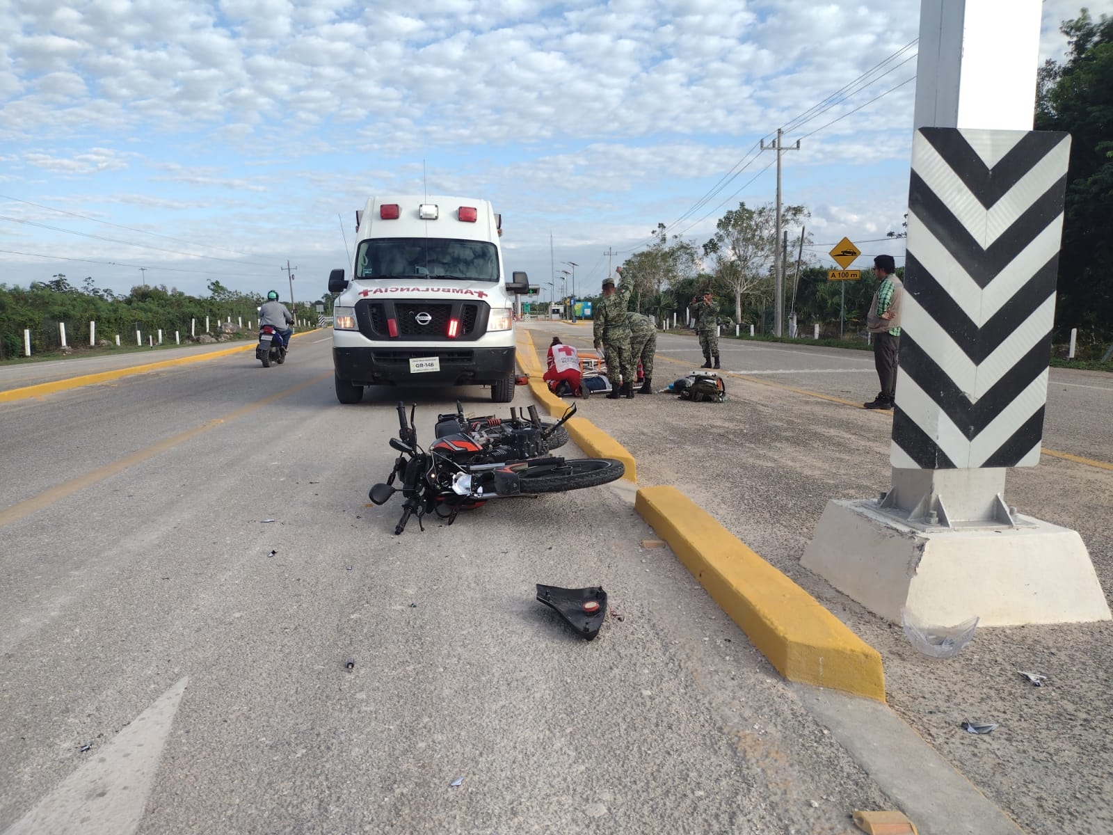 El motociclista circulaba sobre la carretera 184 Muna – Felipe Carrillo Puerto El motociclista circulaba sobre la carretera 184 Muna – Felipe Carrillo Puerto