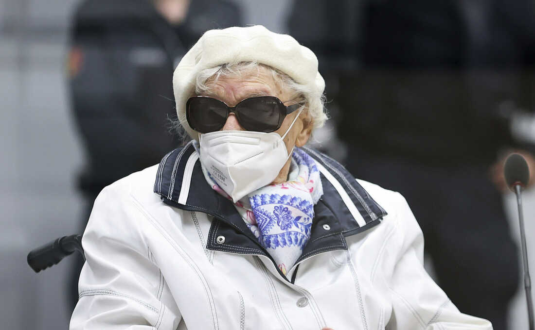 Tras un total de 40 días de juicio, el juez condenó a la acusada Irmgard Furchner, de 97 años, por complicidad en asesinato en más de 10 mil 505 casos Tras un total de 40 días de juicio, el juez condenó a la acusada Irmgard Furchner, de 97 años, por complicidad en asesinato en más de 10 mil 505 casos