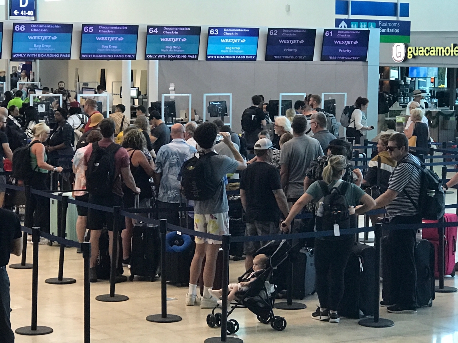Se registraron dos cancelaciones, una hacia Ciudad de México y la segunda a Monterrey