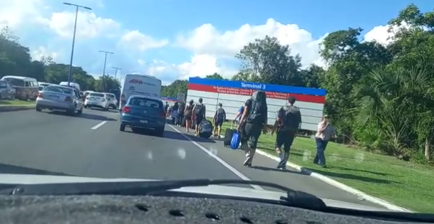 El departamento de tránsito de Cancún anunció con anterioridad que lunes 19 de diciembre se cerraría el acceso del puente en el sentido Playa del Carmen-Cancún