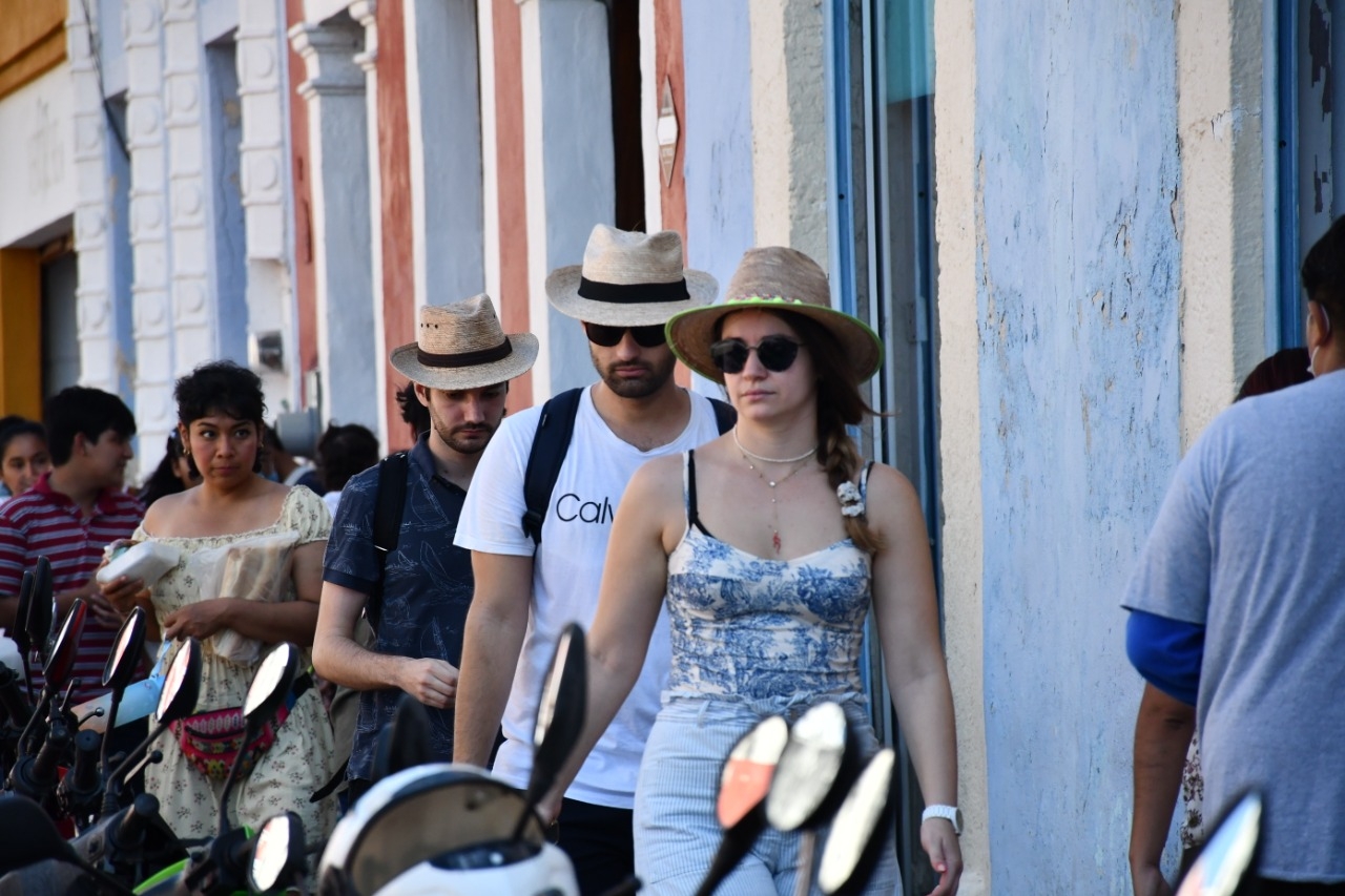 Se ha notado la presencia de turismo extranjero, principalmente rusos, franceses y norteamericanos. Se ha notado la presencia de turismo extranjero, principalmente rusos, franceses y norteamericanos.