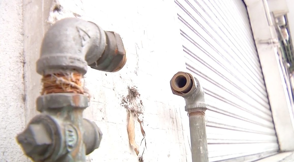 Los amantes de lo ajeno se llevaron bombas de agua potable en la colonia Centro y San José II de Seyé Los amantes de lo ajeno se llevaron bombas de agua potable en la colonia Centro y San José II de Seyé