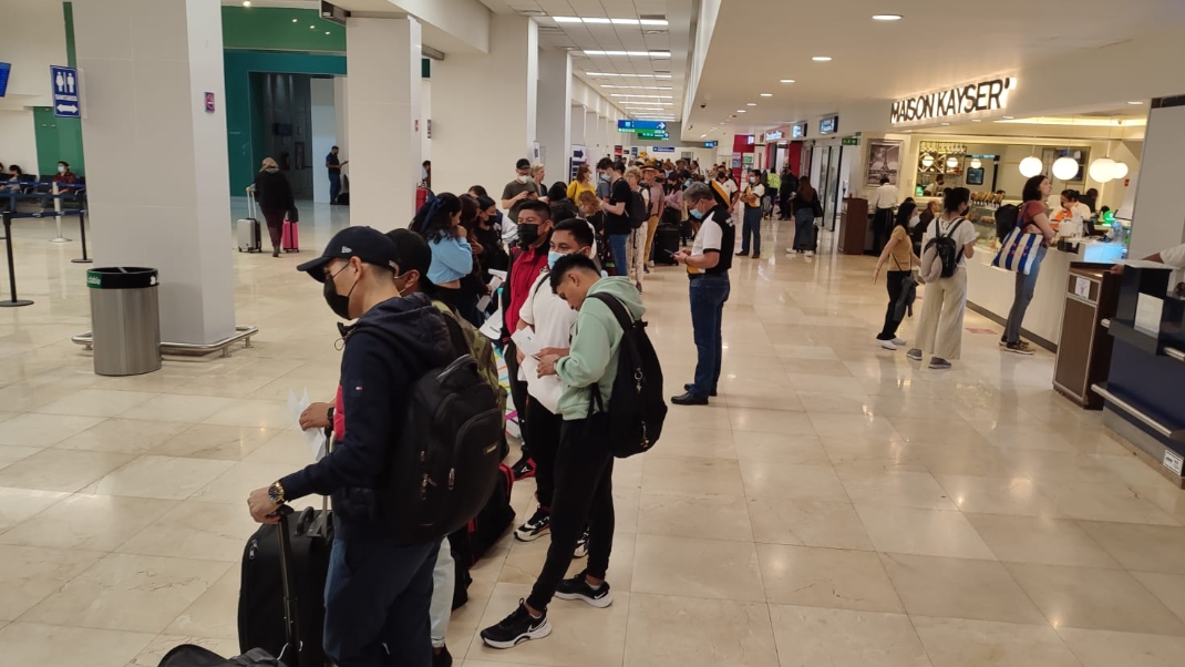 Aeroméxico informó que el vuelo 822 que generalmente llega a las 09:22 horas, lo hará hasta las 14:20 horas