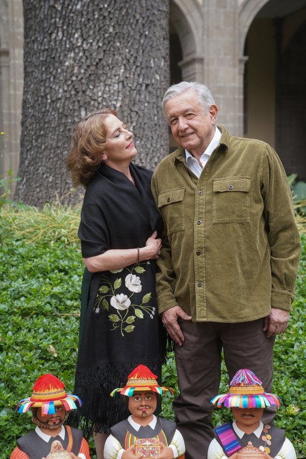 El presidente de México Andrés Manuel López Obrador y su esposa Beatriz Gutiérrez
