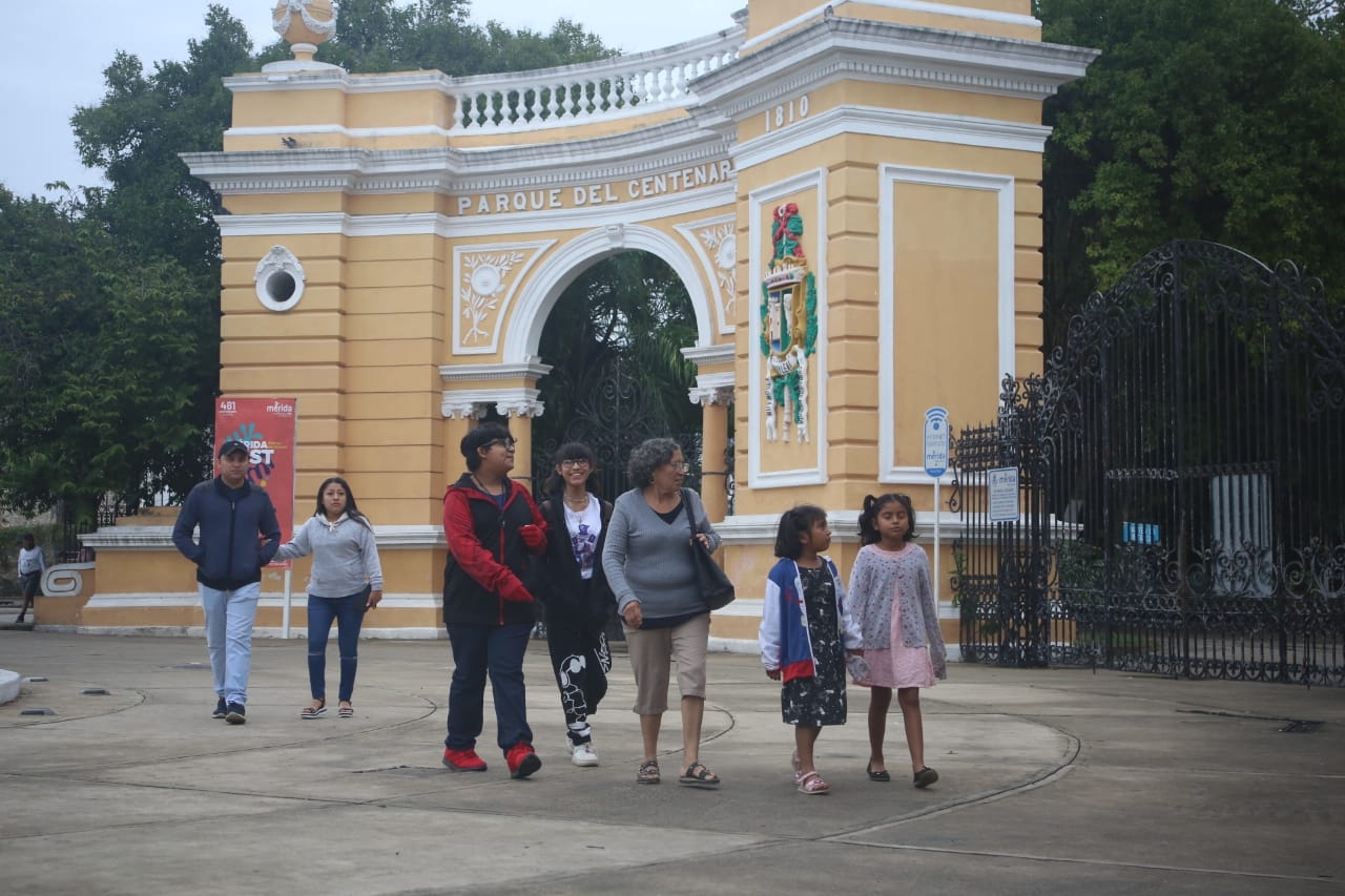 Muchos visitantes llegaron de municipios de Yucatán para visitar el Centenario Muchos visitantes llegaron de municipios de Yucatán para visitar el Centenario