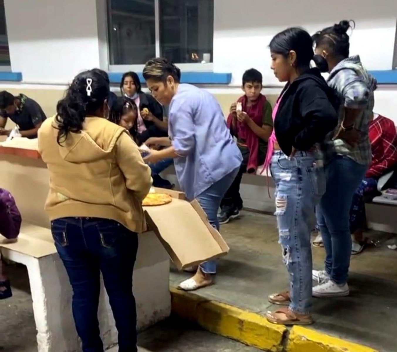 Ciudadanos pusieron el ejemplo a las autoridades que se olvidaron de los sectores vulnerables