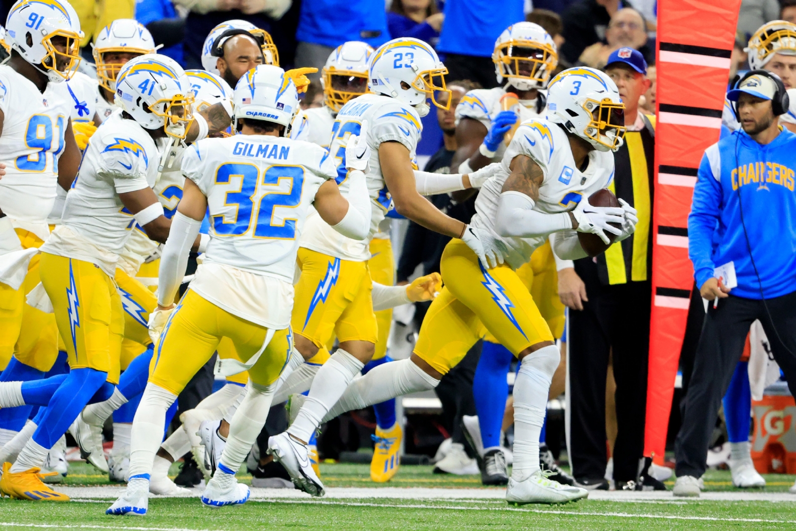 Chargers aseguran su pase a Playoffs tras victoria sobre los Colts Chargers aseguran su pase a Playoffs tras victoria sobre los Colts