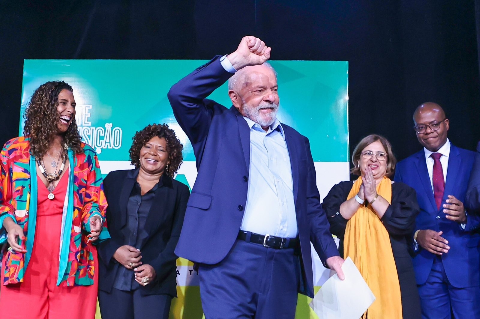 Lula da Silva presentó hace algunos días a su equipo de trabajo Lula da Silva presentó hace algunos días a su equipo de trabajo