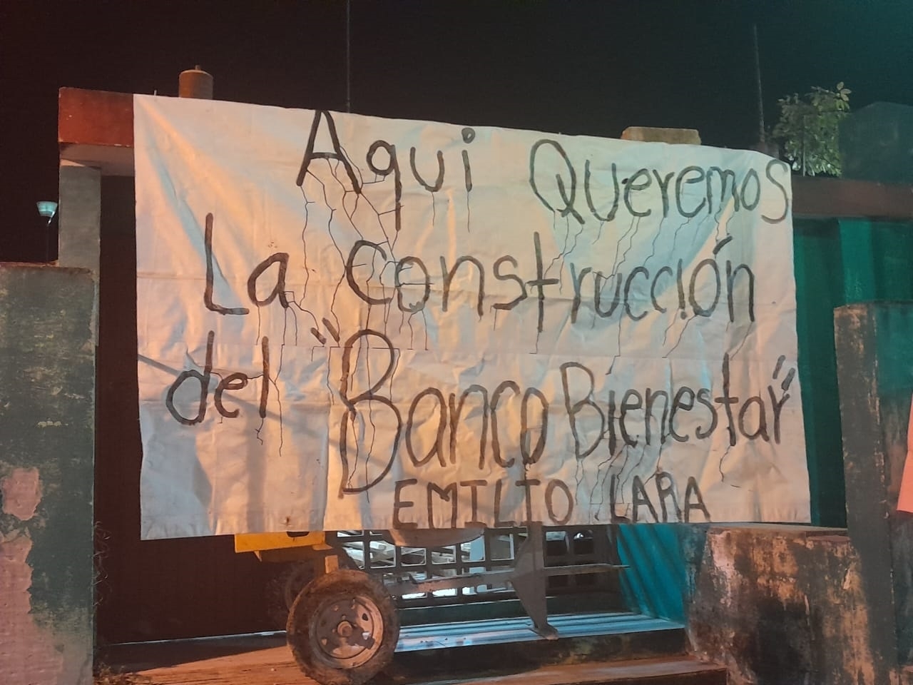 Los ciudadanos piden que la sucursal del Banco del Bienestar este en el Centro de la localidad Los ciudadanos piden que la sucursal del Banco del Bienestar este en el Centro de la localidad