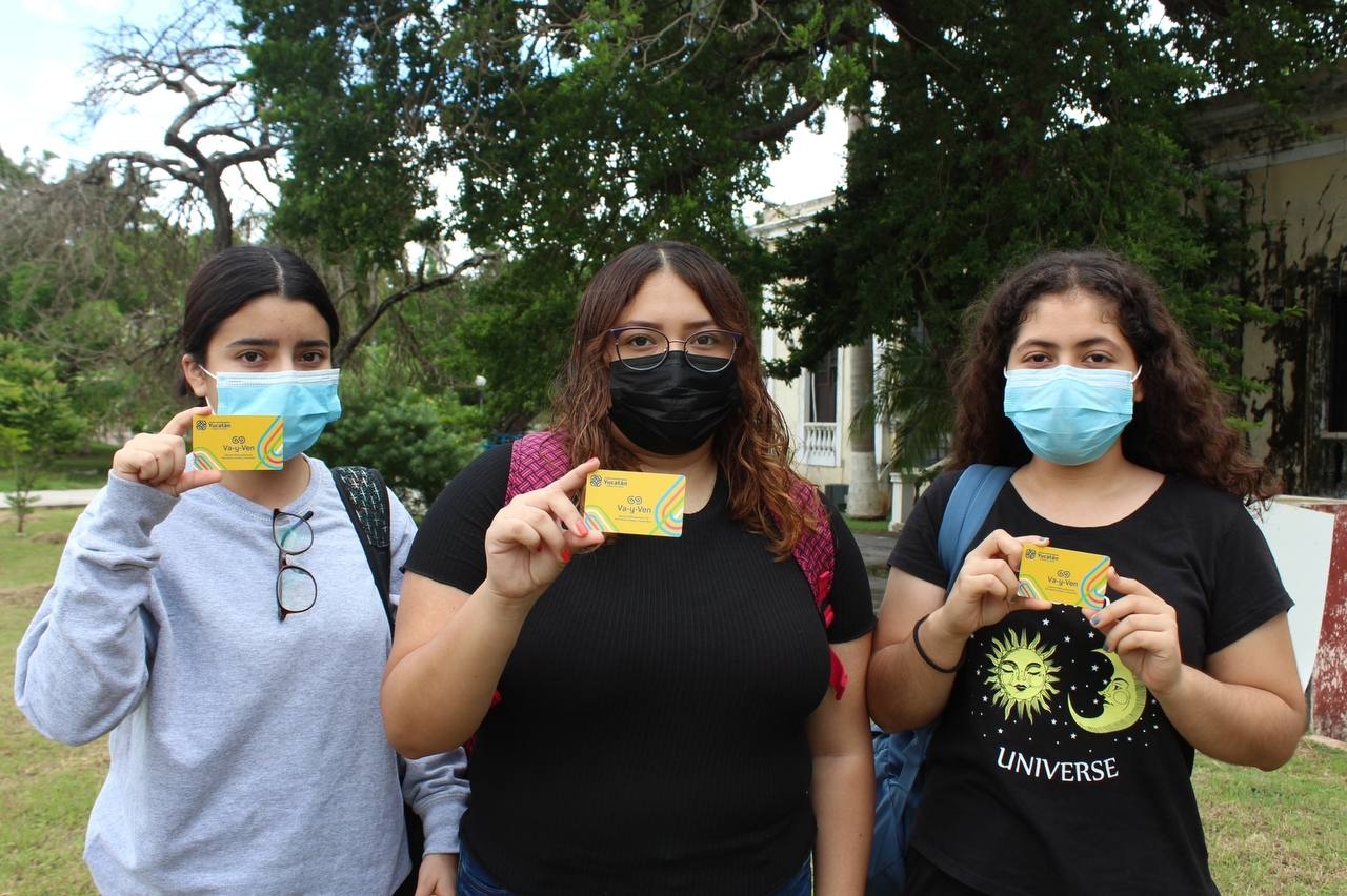 La tarjeta para estudiantes de Va y Ven se acepta todo el año La tarjeta para estudiantes de Va y Ven se acepta todo el año