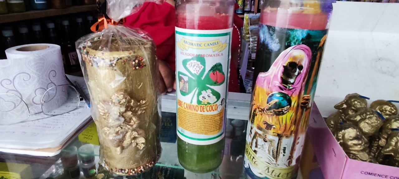 Las creencias de los que adquieren estos productos afirman que son para alejar las malas vibras y que su andar en el próximo Año Nuevo sea fructífero Las creencias de los que adquieren estos productos afirman que son para alejar las malas vibras y que su andar en el próximo Año Nuevo sea fructífero