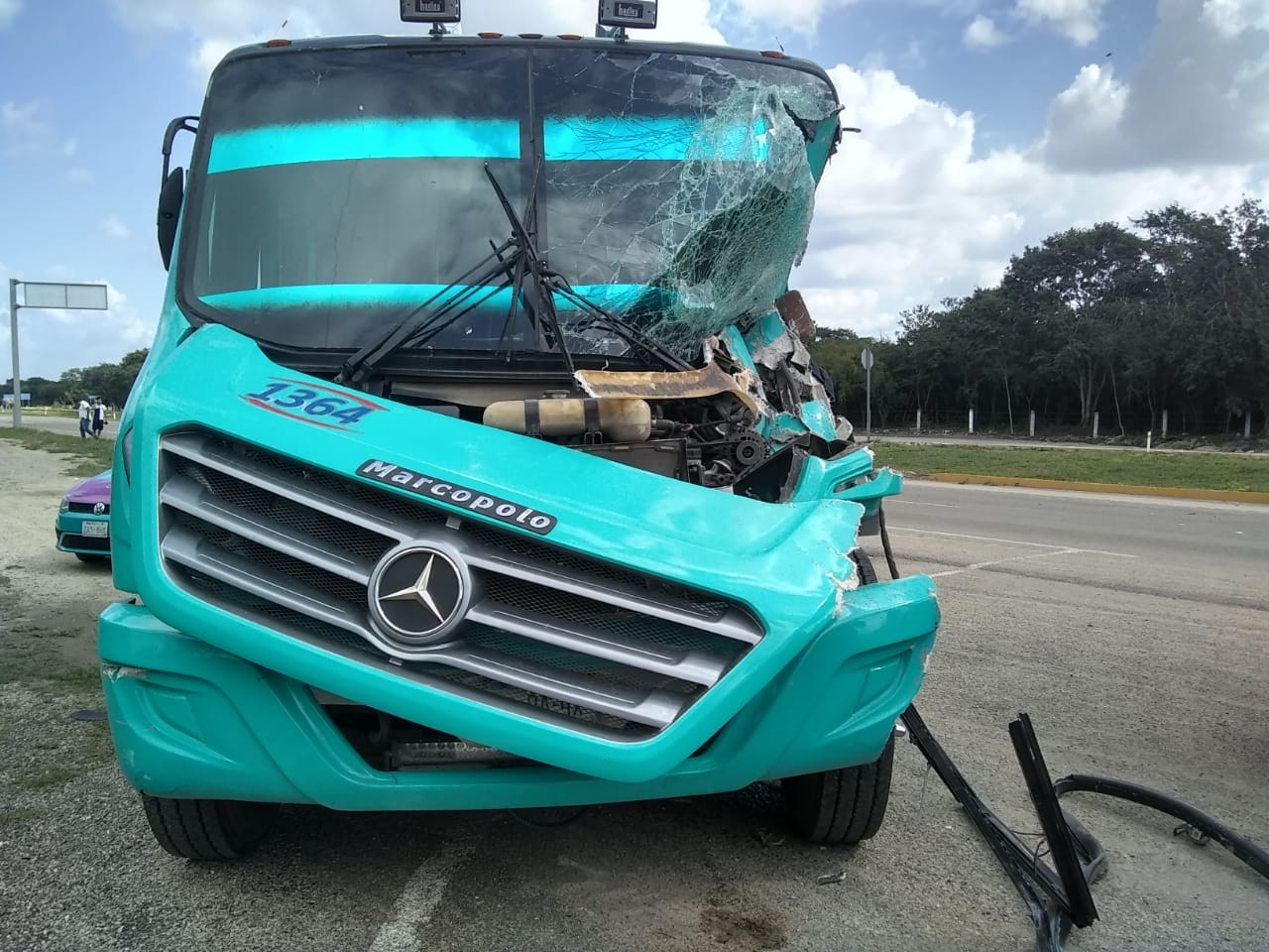 El autobús de turismo presentó graves daños