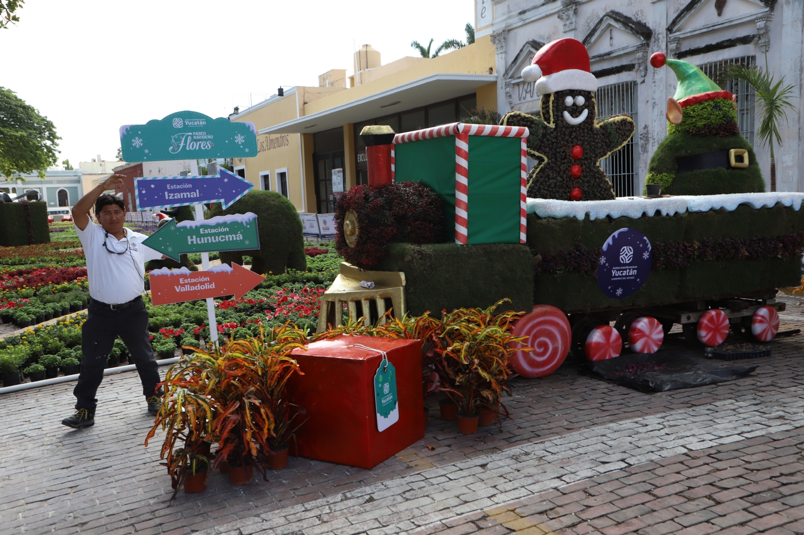 El Paseo de las Flores con temática decembrina se inaugura el día de hoy en el Parque de la Mejorada en Mérida