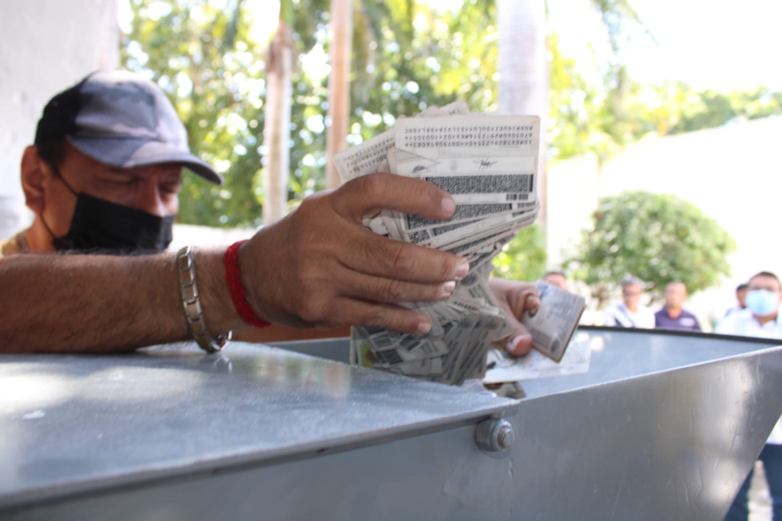 Las credenciales fueron destruídas este viernes