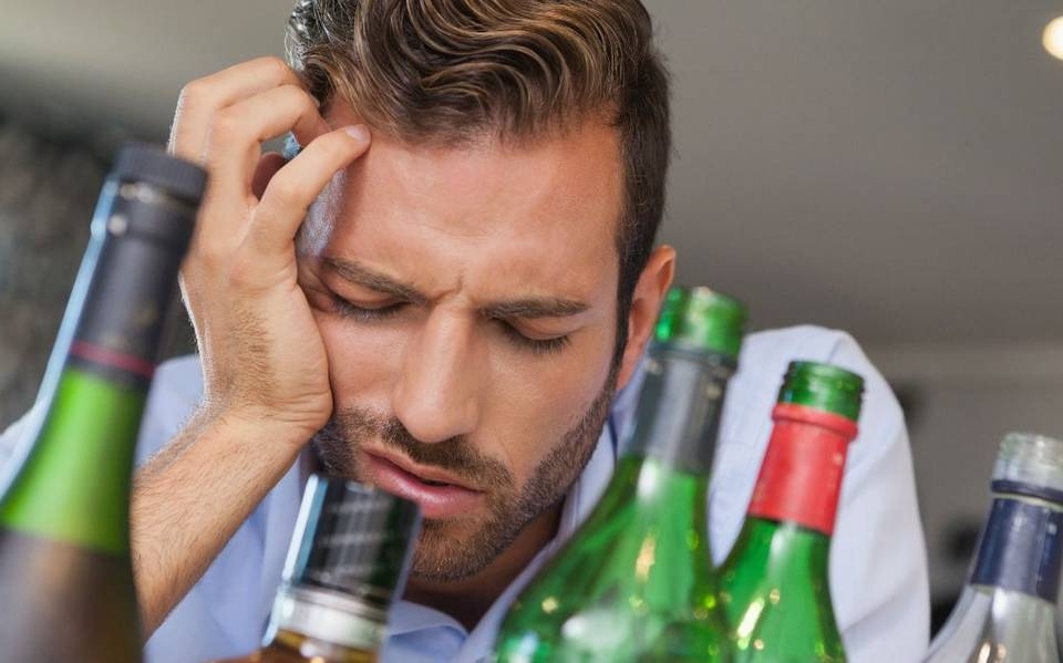 ¿Cómo quitar la resaca en 5 minutos? Sigue estos pasos ¿Cómo quitar la resaca en 5 minutos? Sigue estos pasos