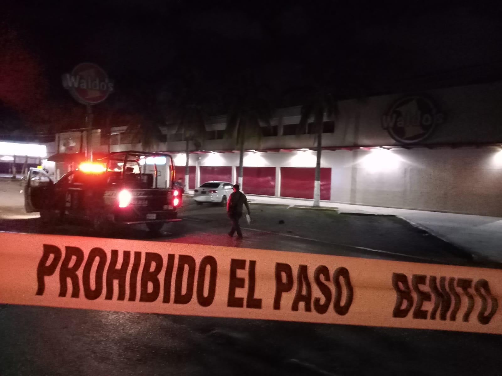 Elementos de Seguridad Pública acordonaron la zona para realizar las investigaciones correspondientes. Foto: Por Esto! Elementos de Seguridad Pública acordonaron la zona para realizar las investigaciones correspondientes. Foto: Por Esto!