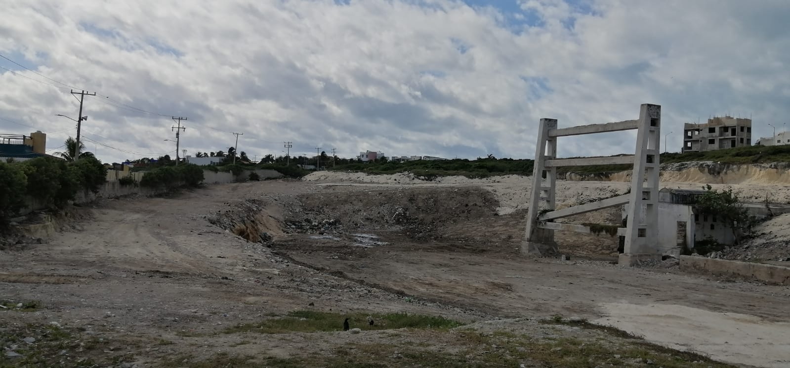 La Unidad de Transferencia de Basura en la isla fue limpiado, y los residuos, llevados al actual relleno sanitario La Unidad de Transferencia de Basura en la isla fue limpiado, y los residuos, llevados al actual relleno sanitario