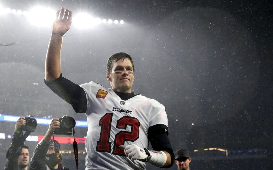 Es oficial. Tras varios días de especulaciones, Tom Brady confirmó que se retira del futbol americano tras 22 años de carrera. Es oficial. Tras varios días de especulaciones, Tom Brady confirmó que se retira del futbol americano tras 22 años de carrera.
