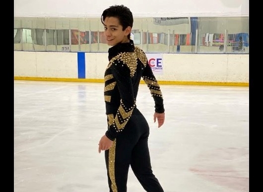 Donovan Carrillo se convertirá en un histórico en el patinaje artístico de México, tras 30 años de no tener participantes en esa disciplina. Foto: Twitter @OlimpismoMex