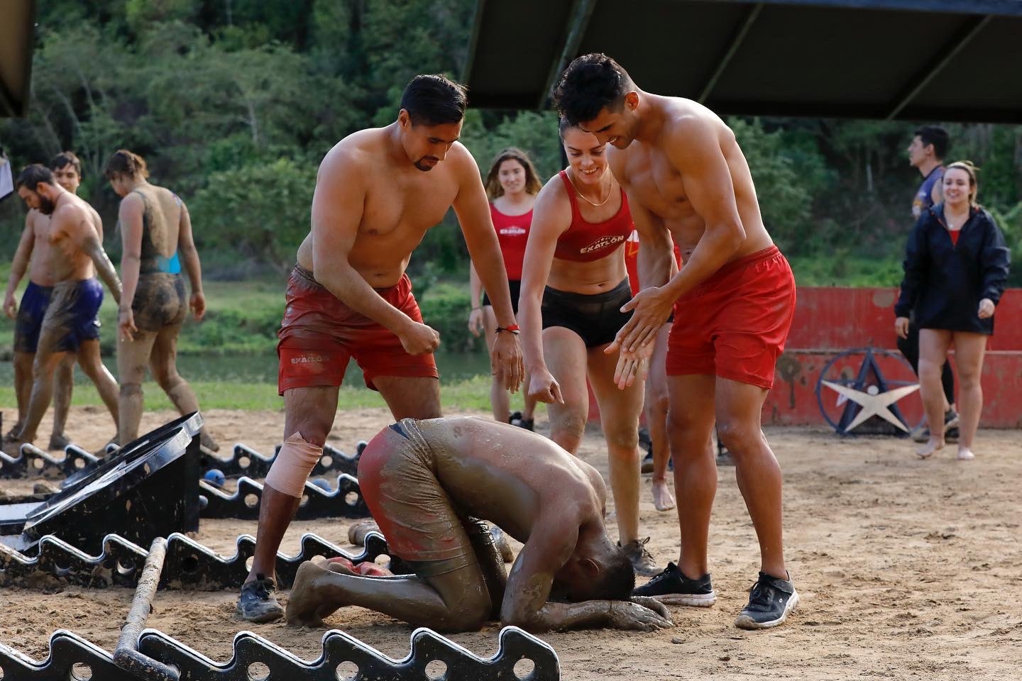 Rojos y azules tendrás que luchar para no irse al duelo de eliminación en un juego mixto
