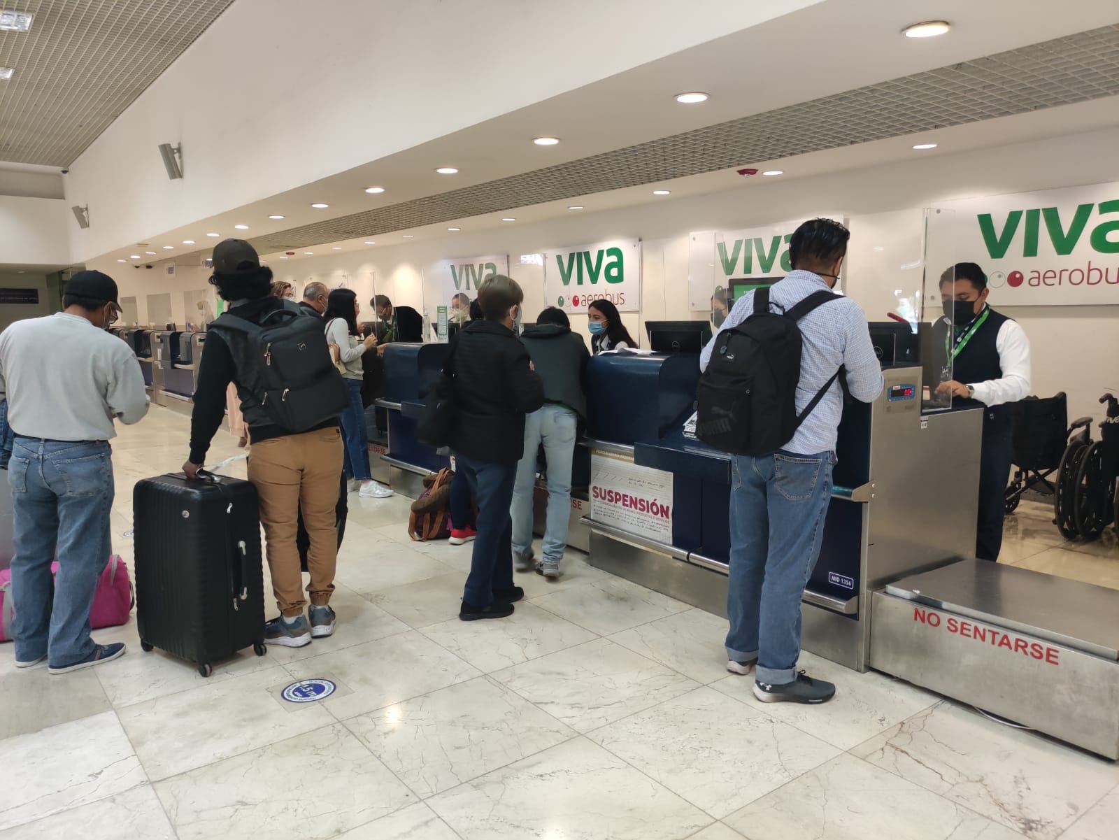 Los pasajeros de salida manifestaron que no les afectó el retraso porque solo fueron 35 minutos