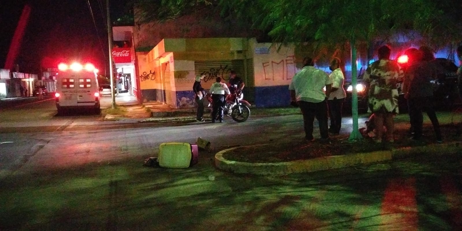 Pese al operativo de búsqueda, la Policía de Chetumal no dio con el conductor que arrolló al motociclista Pese al operativo de búsqueda, la Policía de Chetumal no dio con el conductor que arrolló al motociclista