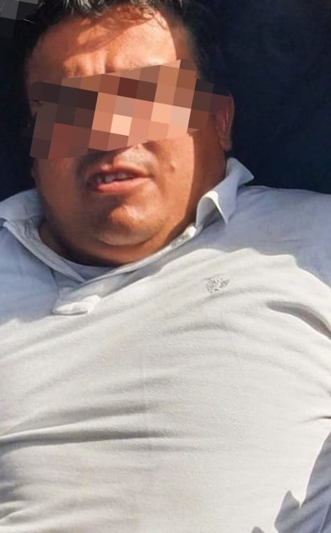 Al ser inspeccionado se le encontró en su poder un cuchillo de aproximadamente 30 centímetros Al ser inspeccionado se le encontró en su poder un cuchillo de aproximadamente 30 centímetros