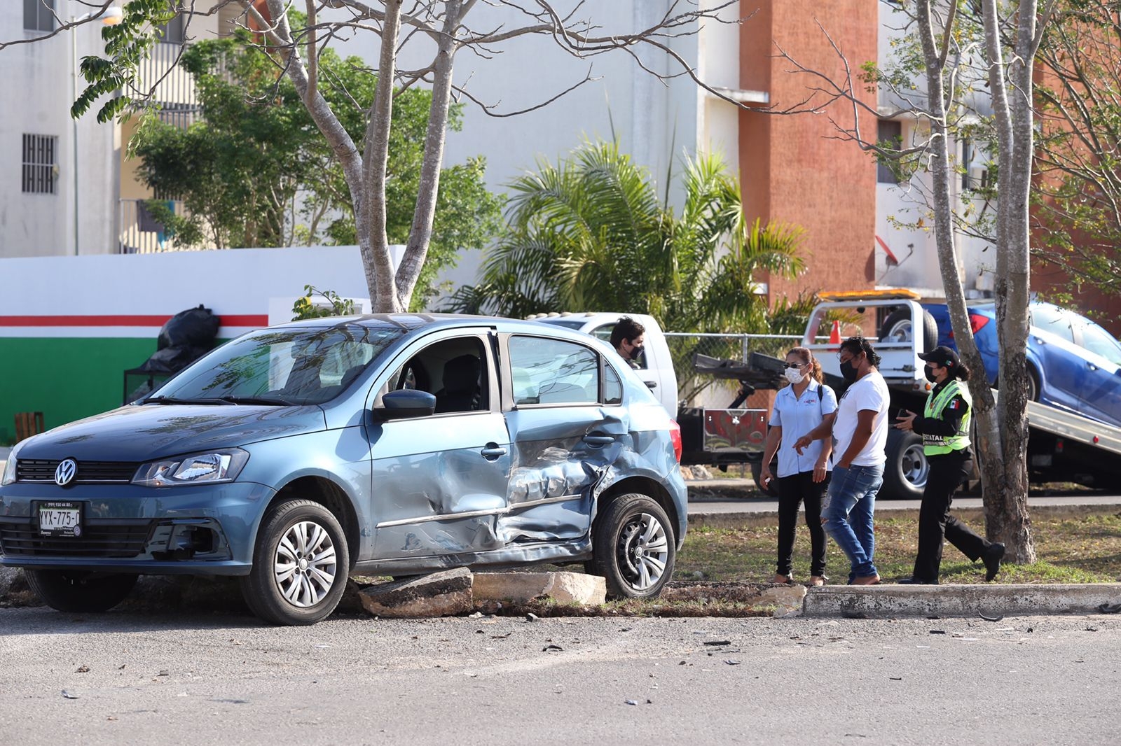 Los choferes de los vehículos accidentados en Ciudad Caucel llegaron a un arreglo, al estar ambos asegurados Los choferes de los vehículos accidentados en Ciudad Caucel llegaron a un arreglo, al estar ambos asegurados