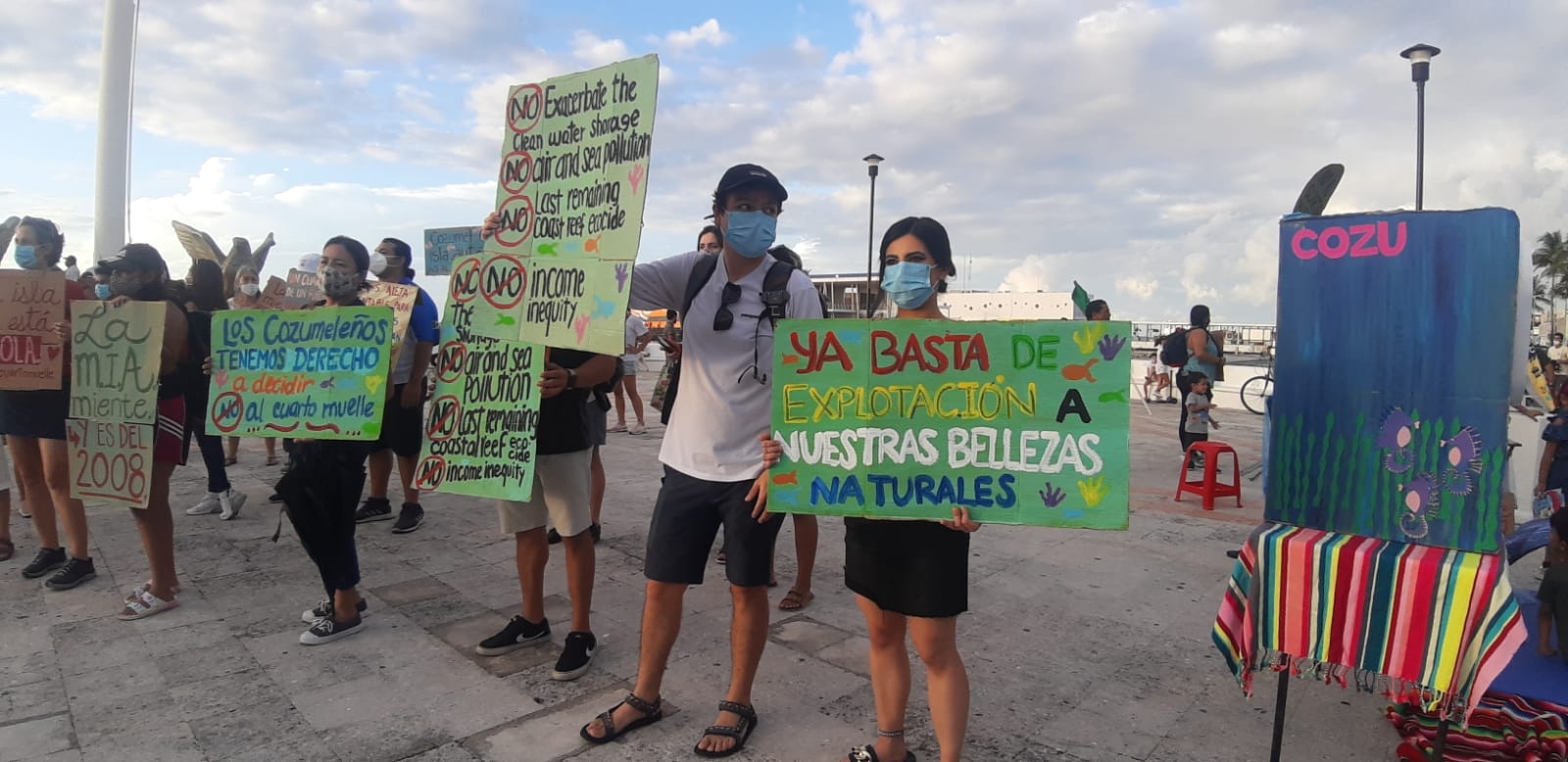 Manifestantes piden no construir el cuarto muelle en Cozumel Manifestantes piden no construir el cuarto muelle en Cozumel
