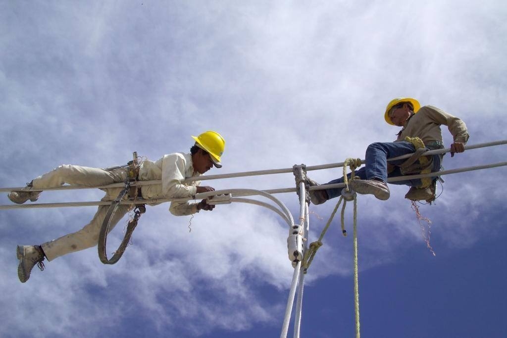 De la CFE precisó que es la única empresa pública en México que garantiza el servicio eléctrico