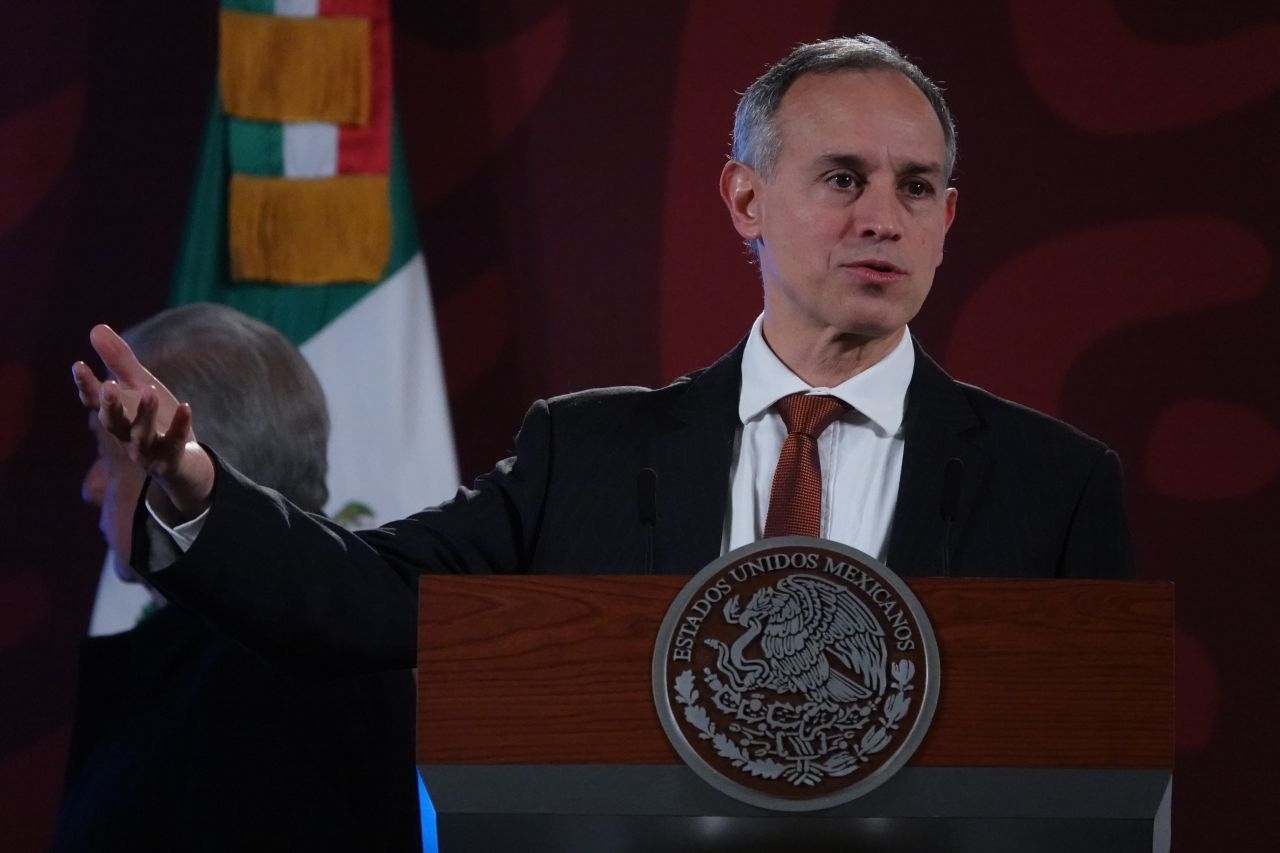 El subsecretario de Salud aseguró que México registra una reducción de 40 por ciento en casos en últimas tres semanas El subsecretario de Salud aseguró que México registra una reducción de 40 por ciento en casos en últimas tres semanas
