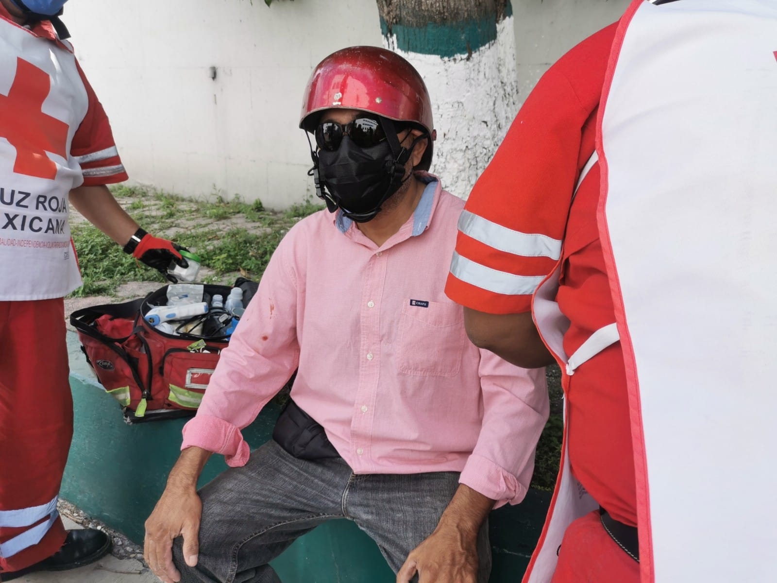 El vendedor en Ciudad del Carmen presentaba una herida sangrante en la mano izquierda El vendedor en Ciudad del Carmen presentaba una herida sangrante en la mano izquierda