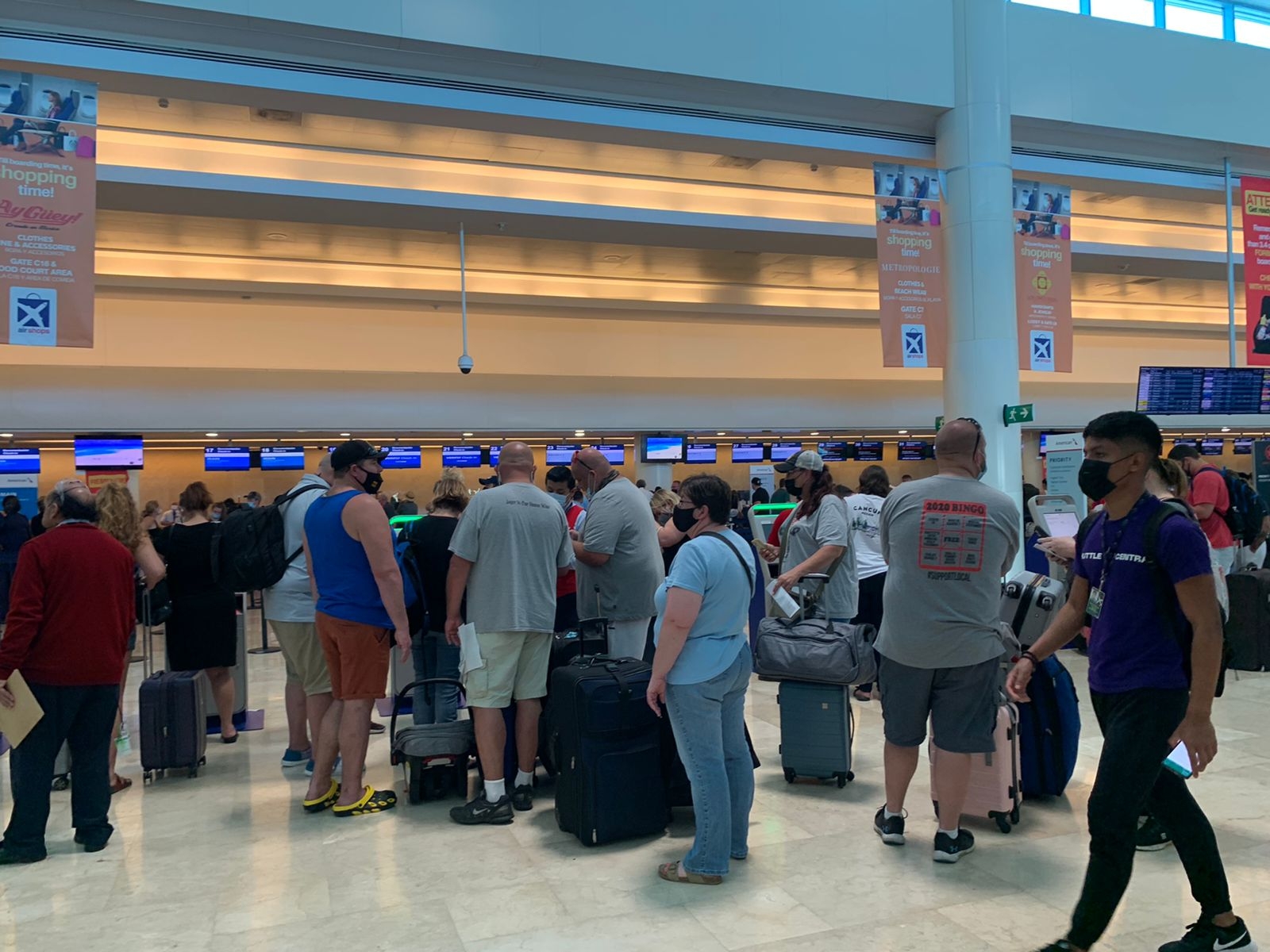 Algunas salidas internacionales desde el aeropuerto de Cancún se retrasaron hasta cuatro horas